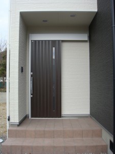 【東京都港区】「SHOWA(ユーシンショウワ)」YKKの玄関ドアの鍵交換の画像イメージ